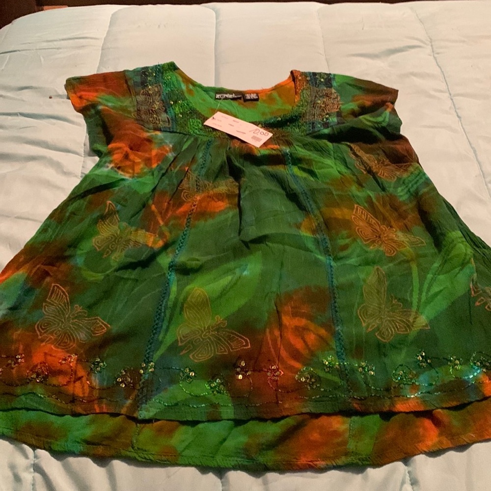 Zuriet green blouse with butterflies